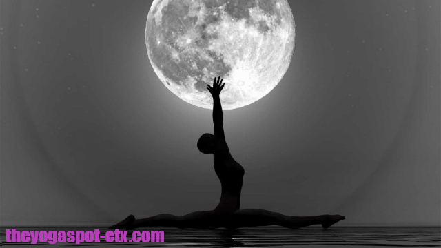 Penjelasan Full Moon Yoga, Cara Sehat Dengan Energi Bulan Purnama!