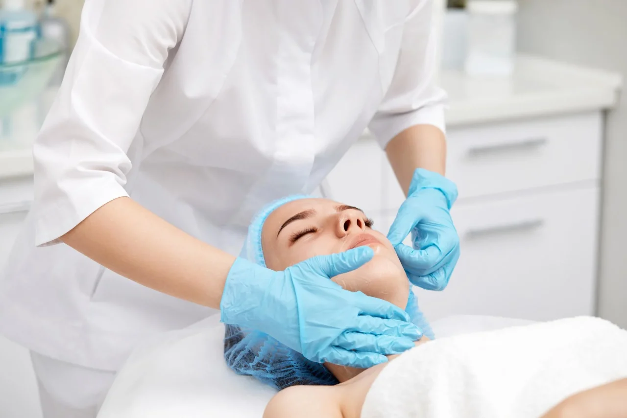 perbandingan spa vs skincare